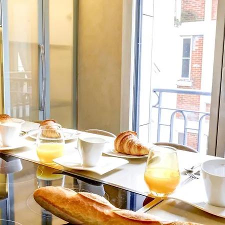 Porte Dauphine With Terrace 16th - No Parties Apartment Paris